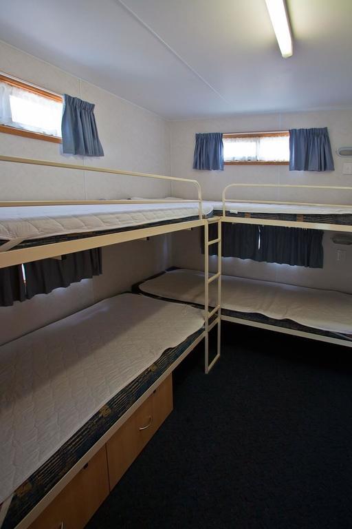Wagga Wagga Beach Caravan Park Hotel Room photo