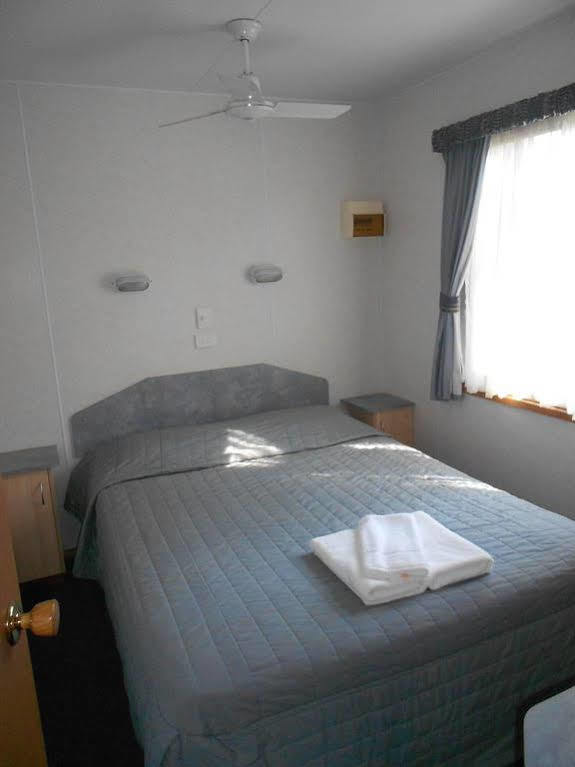 Wagga Wagga Beach Caravan Park Hotel Exterior photo